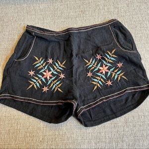 American Eagle Floral Pull on shorts size large